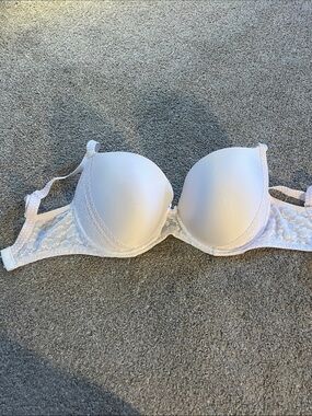 Passionata 30DDDD White Moulded Bra Lace Accent